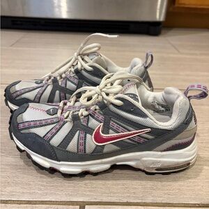 Nike Women's Gray and Pink Sneakers